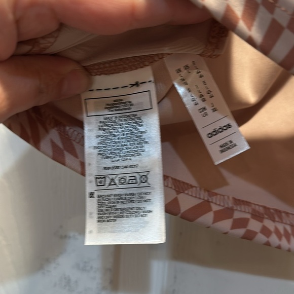 Adidas Print Clash Brown Checkered Yoga Top L Cross Low Back - Picture 8 of 8